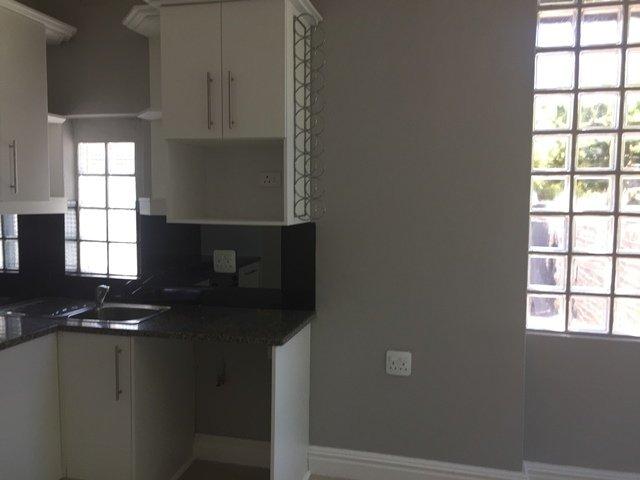 1 Bedroom Property for Sale in Kenilworth Western Cape